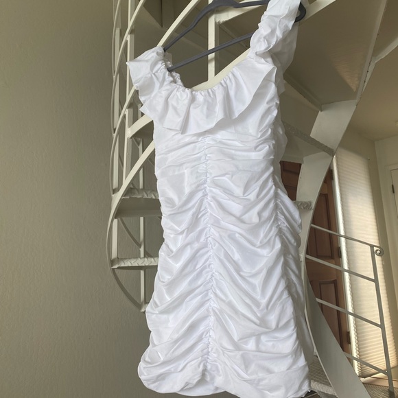 Blogger Favorite Zara White Ruched Mini Dress, M - Picture 4 of 5
